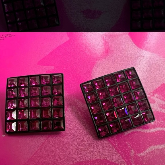 Vintage 1970s Barbie Pink or Electric Pink/ Square Clip-On Earrings - Picture 10 of 11